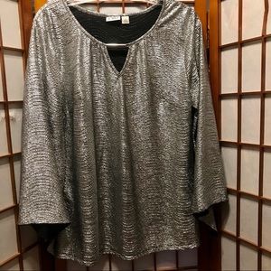 Cato Glittery Shimmery Silver Top Split Bell Sleeve & Hardware Keyhole Cutout L
